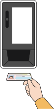 カードリーダーにマイナンバーカードを置く